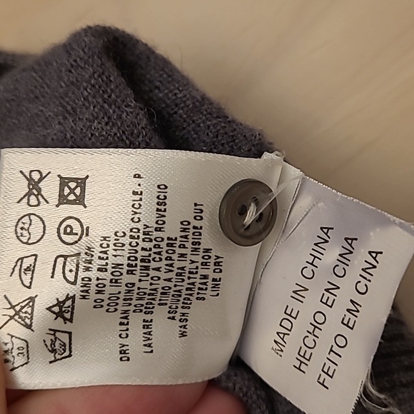 EUC Valentino Red Grey Wool/Cashmere Blend Rosette Button Front Cardigan - Picture 10 of 17